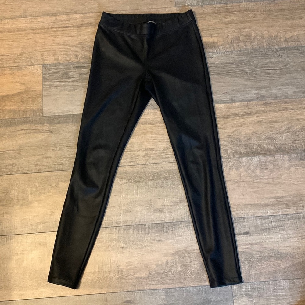 Express faux leather legging size 4